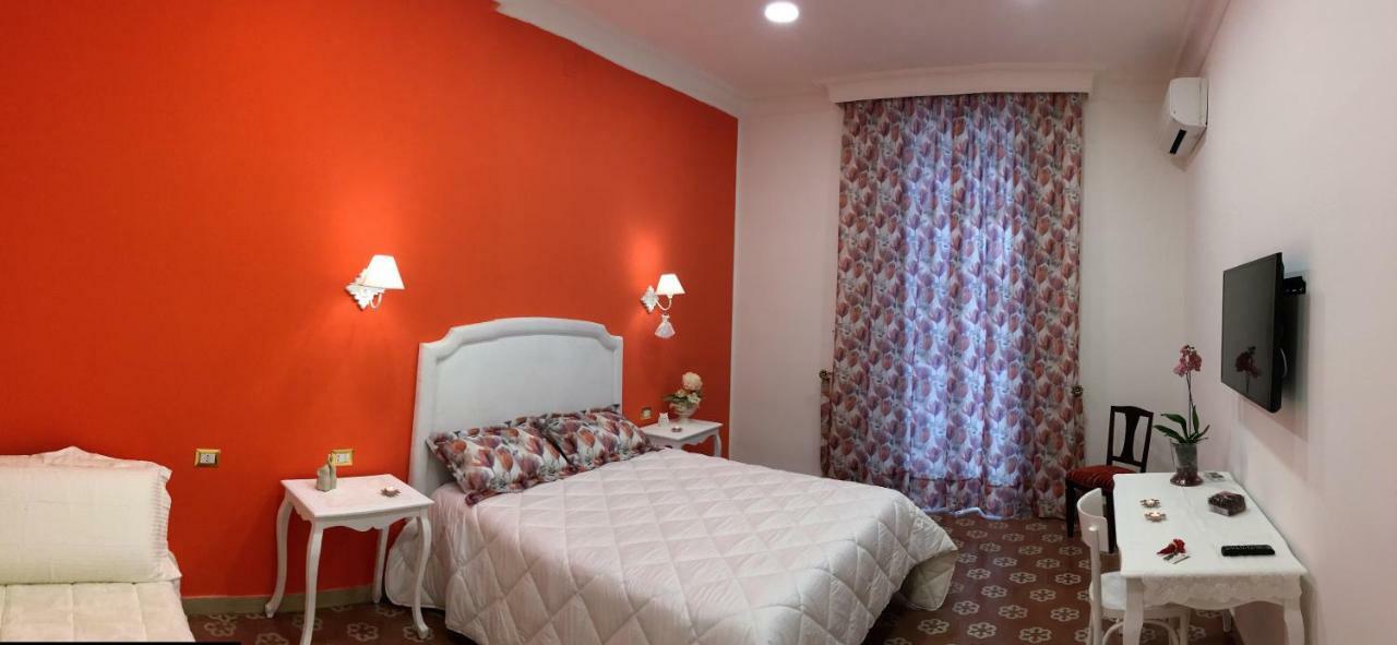 B&B Resta Cu Mme Nápoles Exterior foto