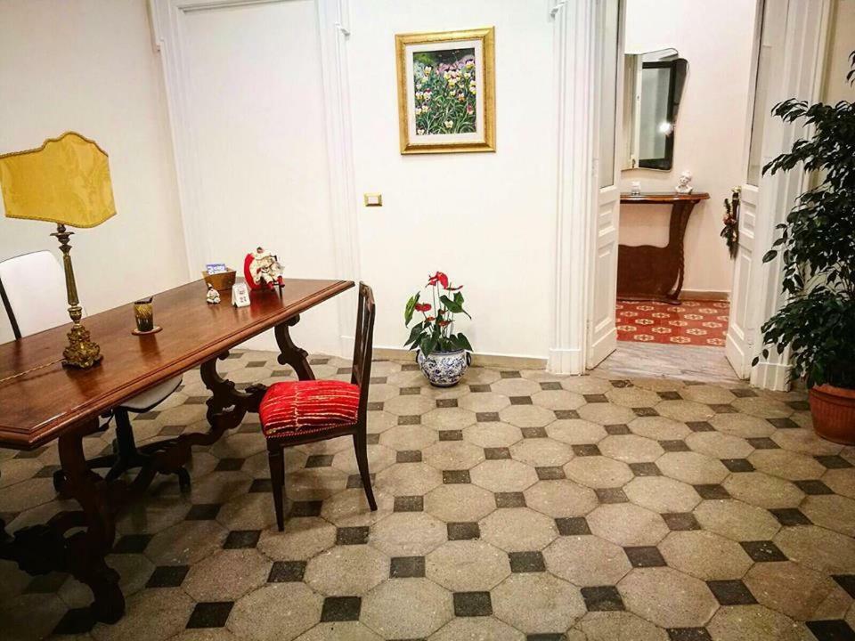 B&B Resta Cu Mme Nápoles Exterior foto
