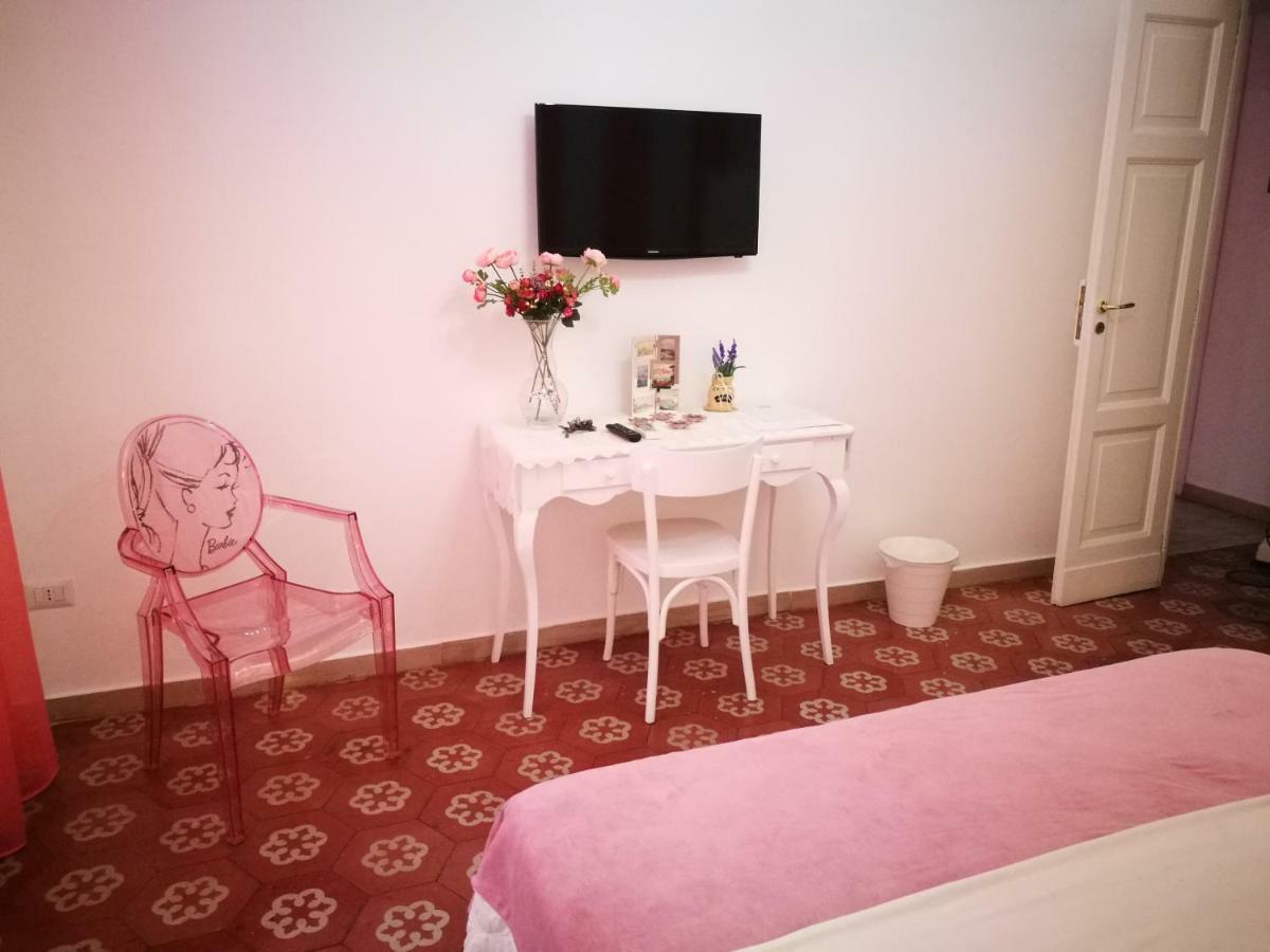B&B Resta Cu Mme Nápoles Exterior foto